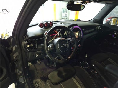 2017 MINI John Cooper Works Base