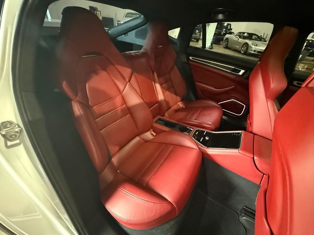 2019 Porsche Panamera GTS