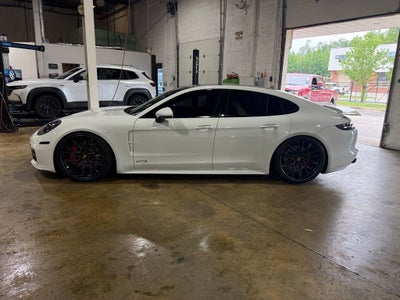 2019 Porsche Panamera GTS