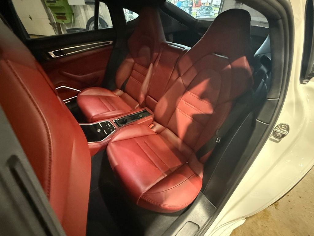 2019 Porsche Panamera GTS