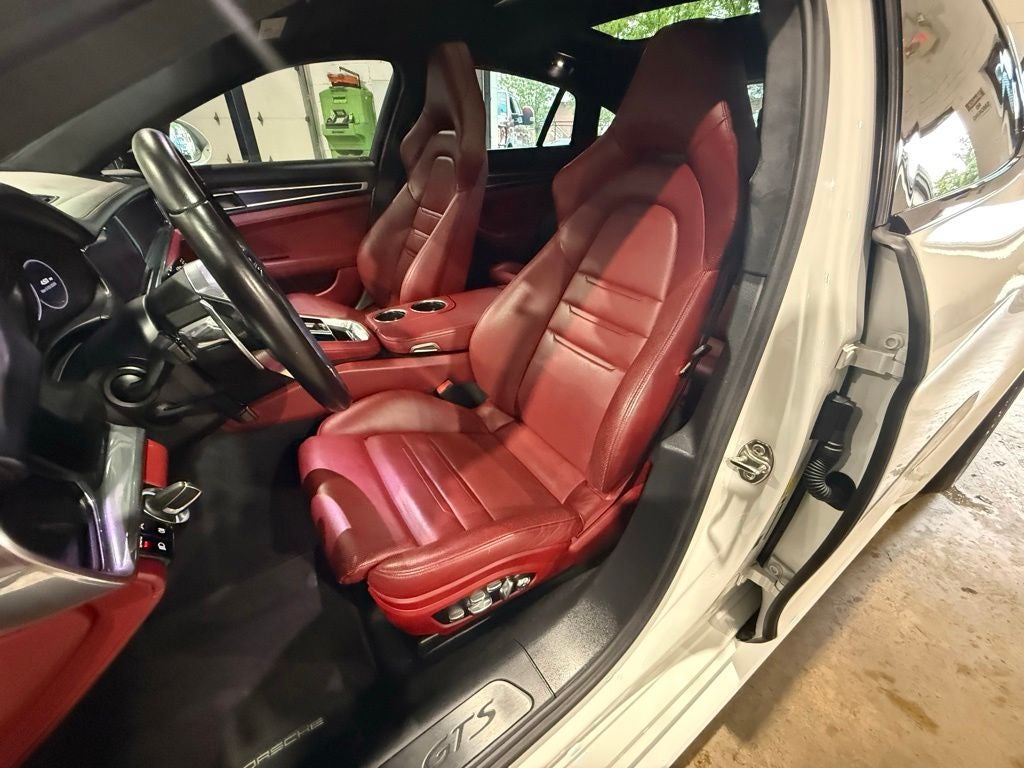2019 Porsche Panamera GTS