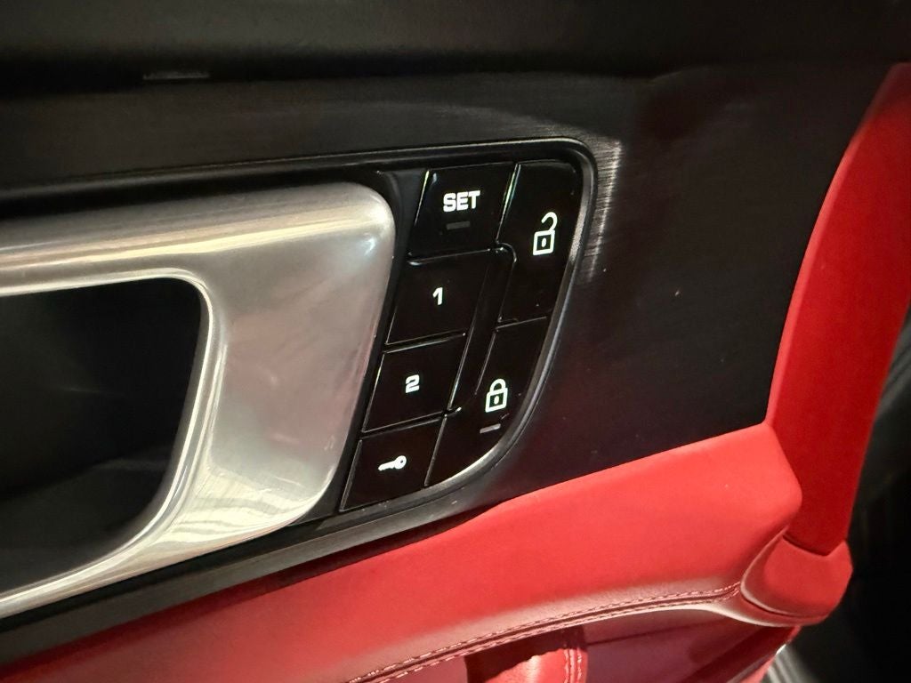 2019 Porsche Panamera GTS