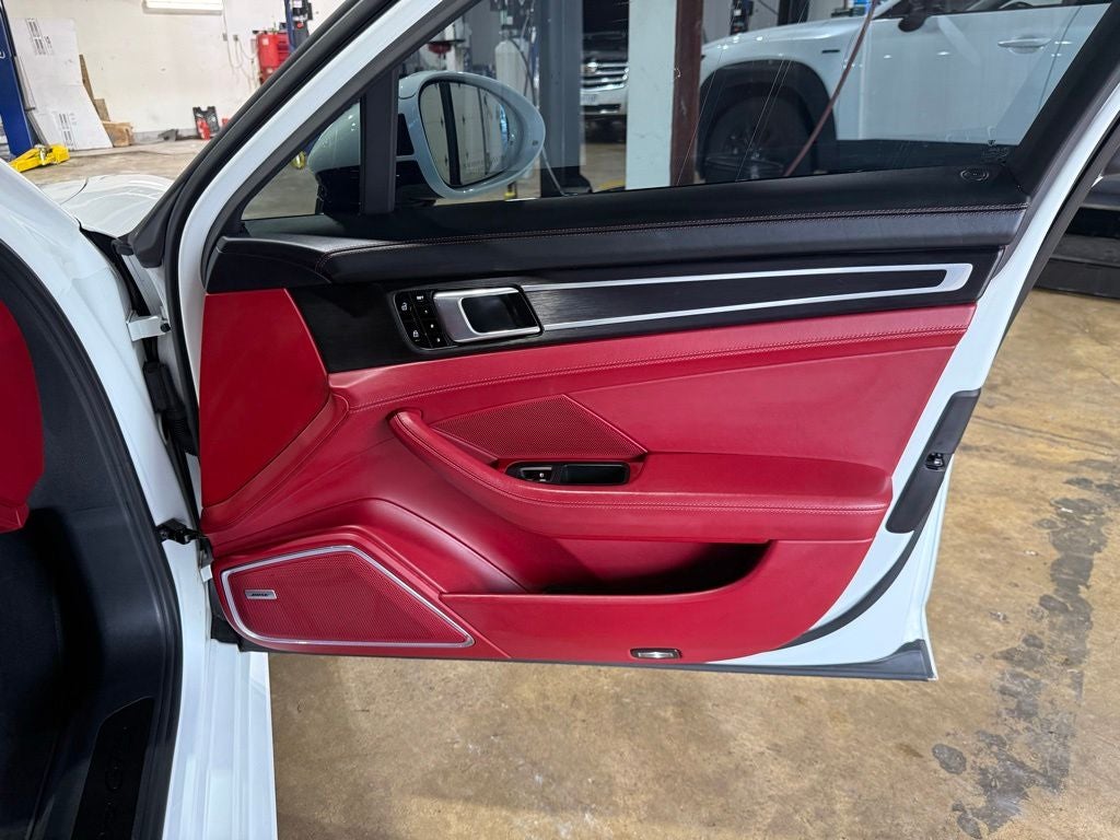 2019 Porsche Panamera GTS