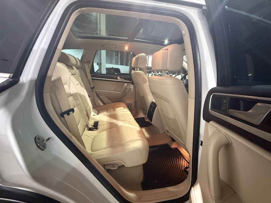 2014 Volkswagen Touareg V6 TDI Lux