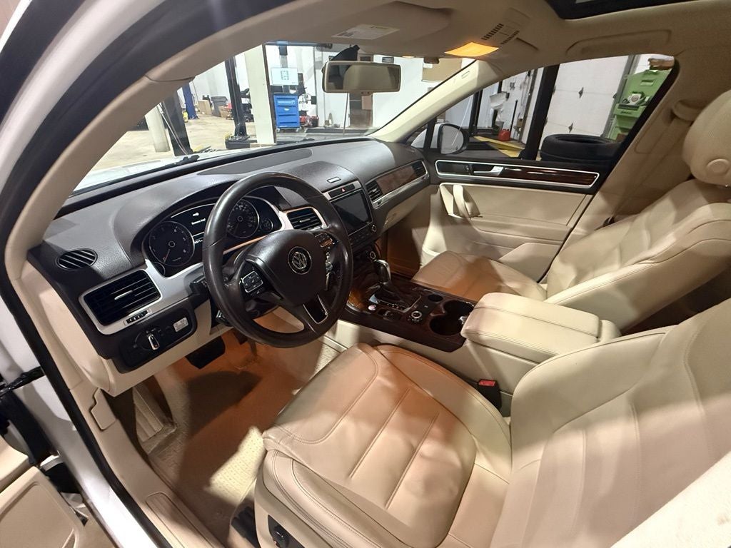 2014 Volkswagen Touareg V6 TDI Lux