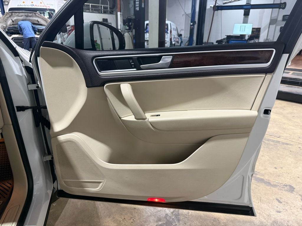 2014 Volkswagen Touareg V6 TDI Lux