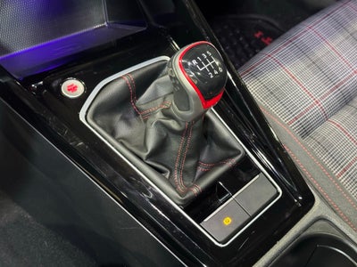 2024 Volkswagen Golf GTI SE