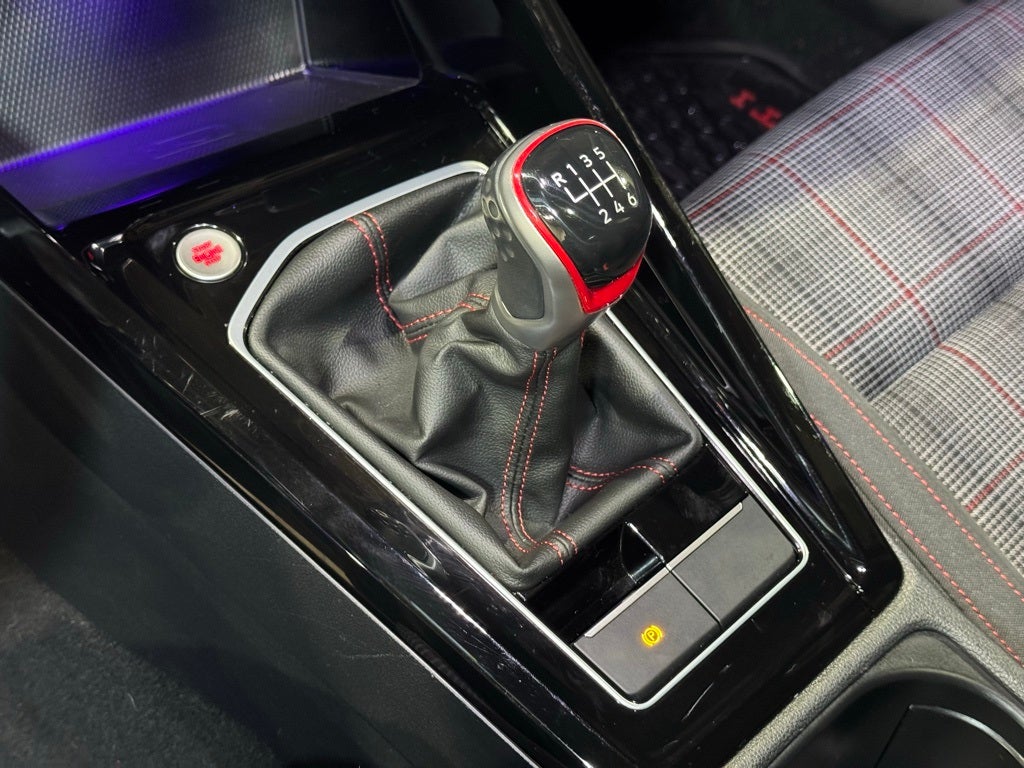 2024 Volkswagen Golf GTI SE