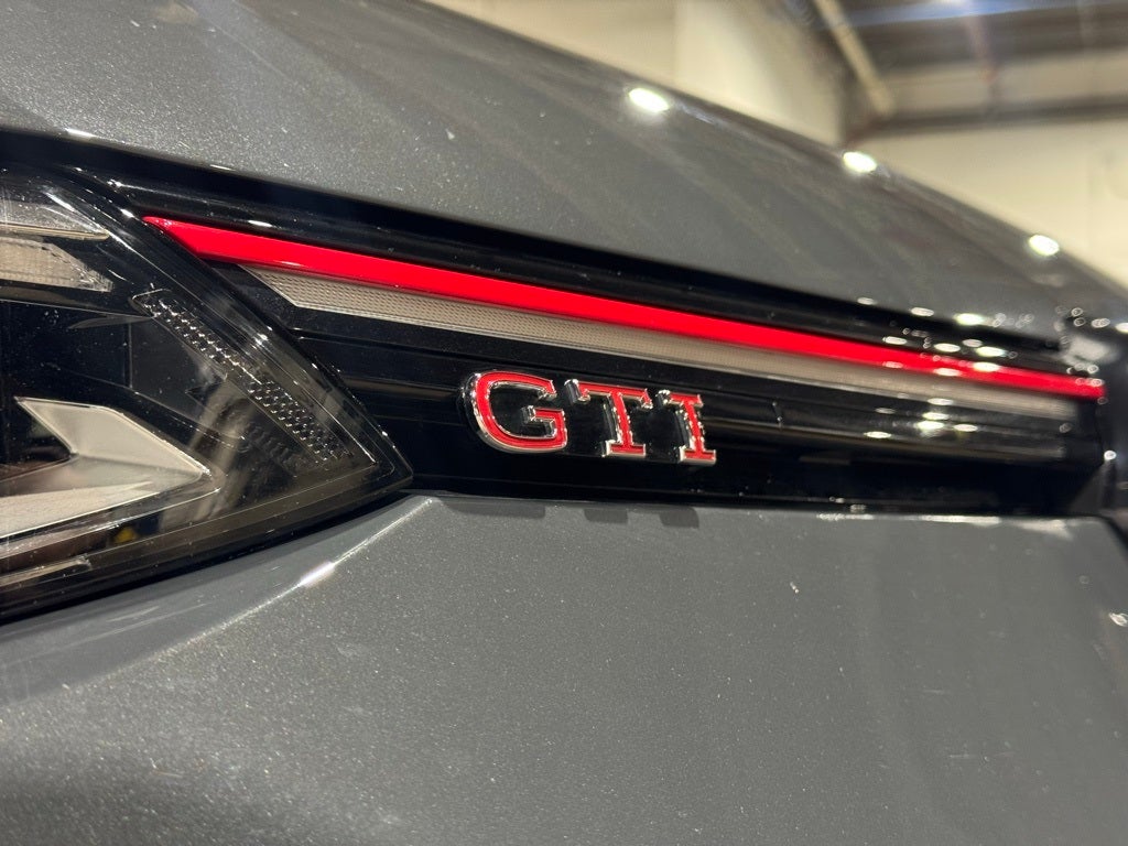 2024 Volkswagen Golf GTI SE
